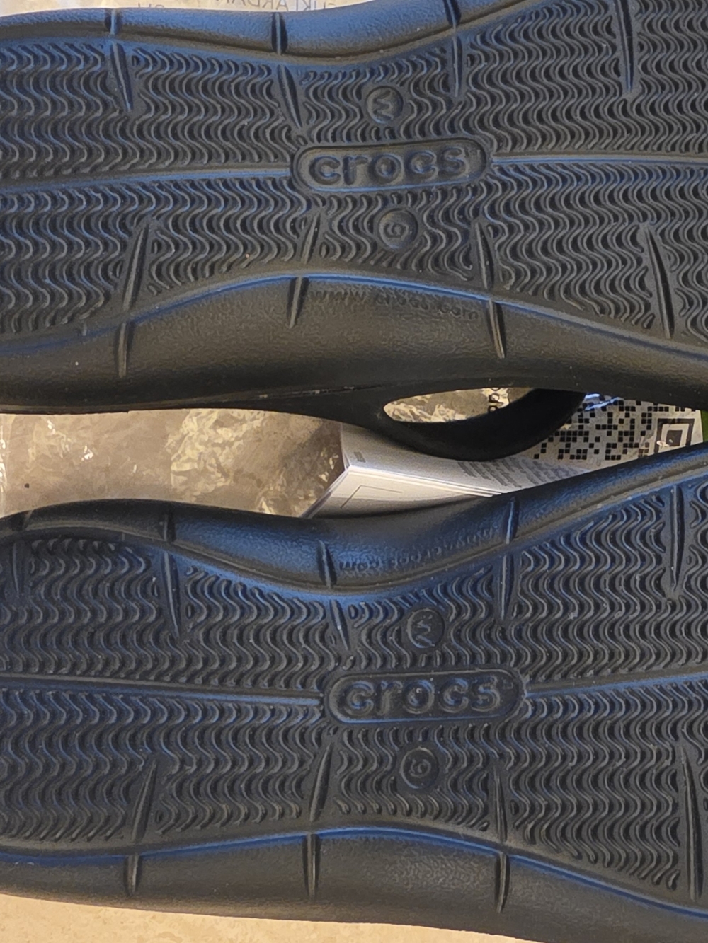 CROCS Black Swiftwater Slip-On Sandals Size 9 - Picture 4 of 5